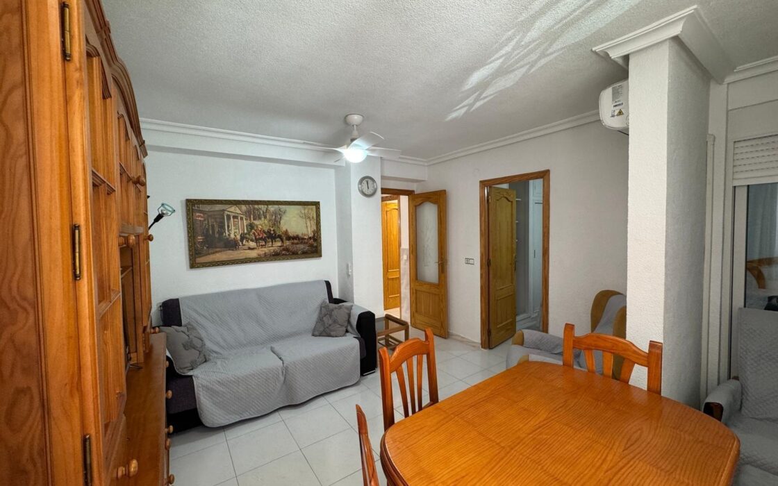 Апартаменты в Торревьехе 68 кв.м с террасой у моря