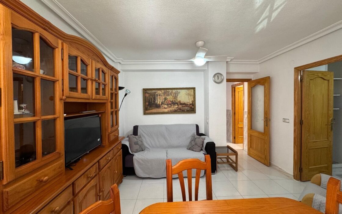 Апартаменты в Торревьехе 68 кв.м с террасой у моря