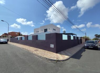 Вилла в Торревьехе 168 кв.м с террасой и бассейном