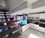 Вилла в Торревьехе 168 кв.м с террасой и бассейном