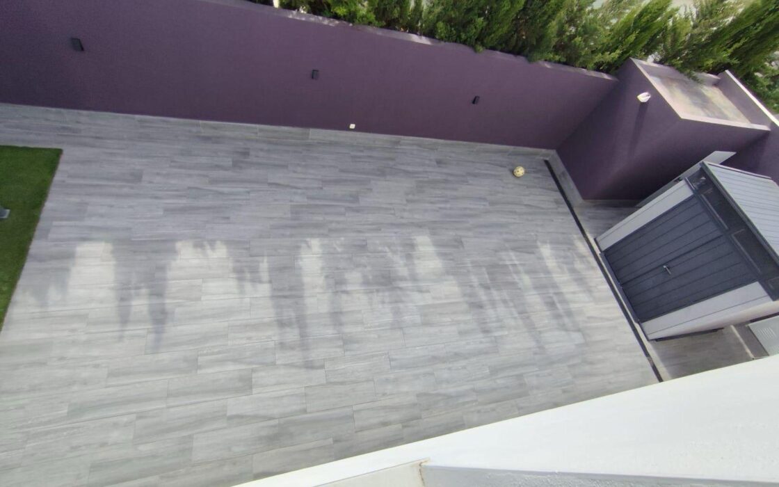 Вилла в Торревьехе 168 кв.м с террасой и бассейном