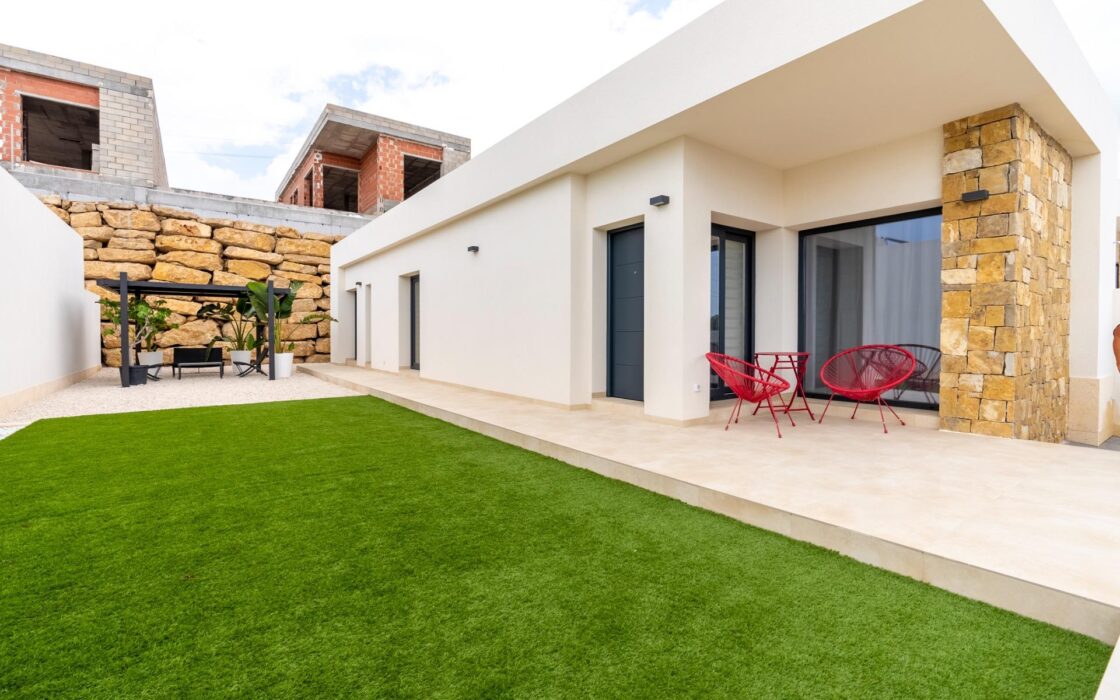 Двухкомнатная вилла в Ла Тапия с террасой и морским видом