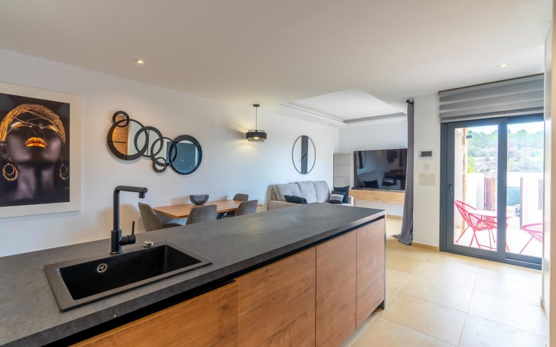 Двухкомнатная вилла в Ла Тапия с террасой и морским видом