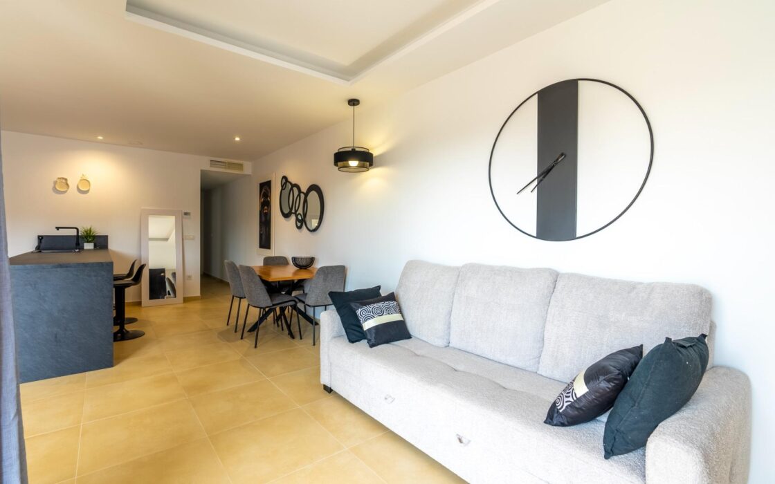 Двухкомнатная вилла в Ла Тапия с террасой и морским видом