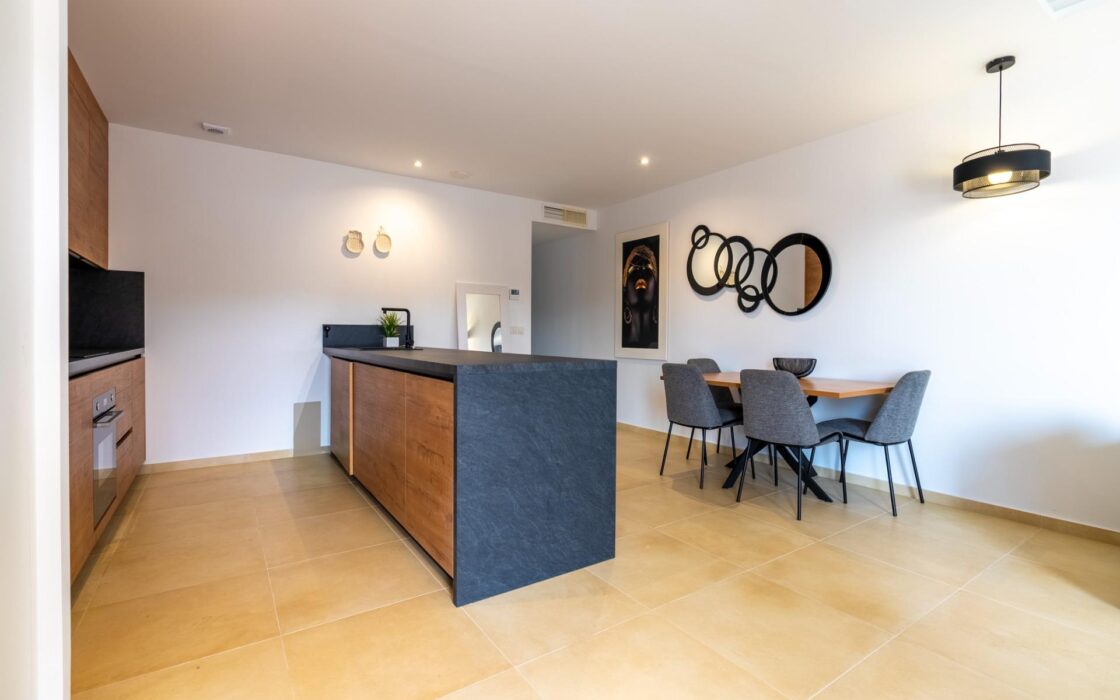 Двухкомнатная вилла в Ла Тапия с террасой и морским видом