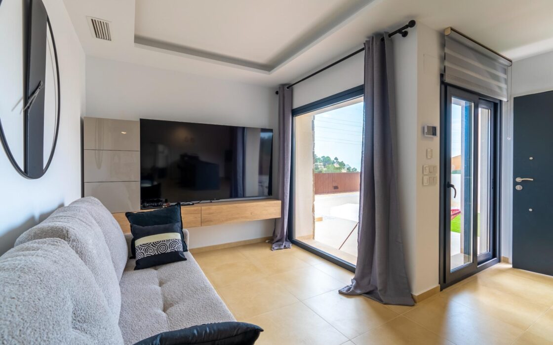 Двухкомнатная вилла в Ла Тапия с террасой и морским видом