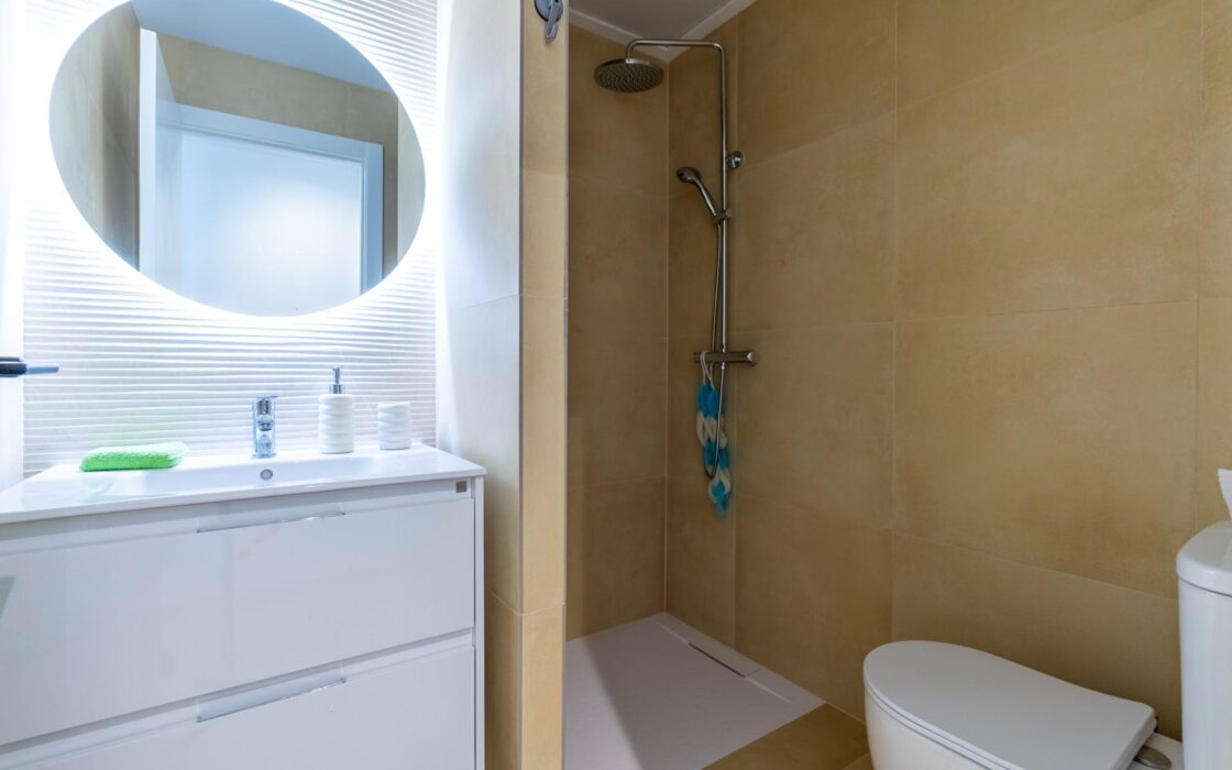 Двухкомнатная вилла в Ла Тапия с террасой и морским видом