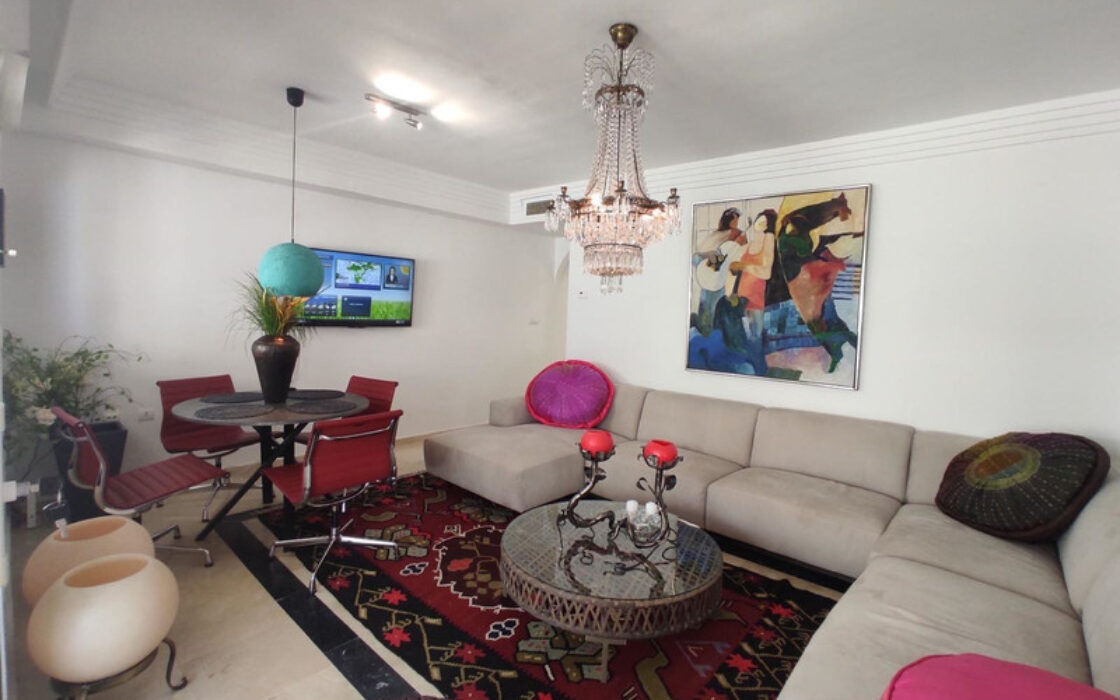 Апартамент у моря в Марбелье с террасой и видом на пляж