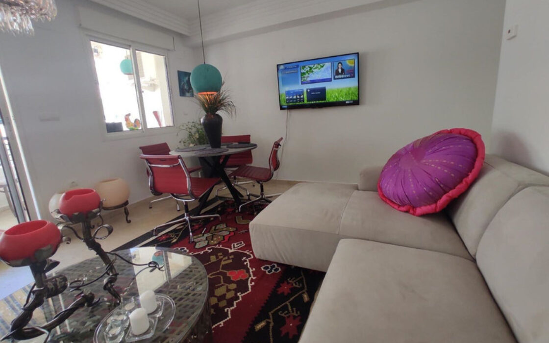 Апартамент у моря в Марбелье с террасой и видом на пляж