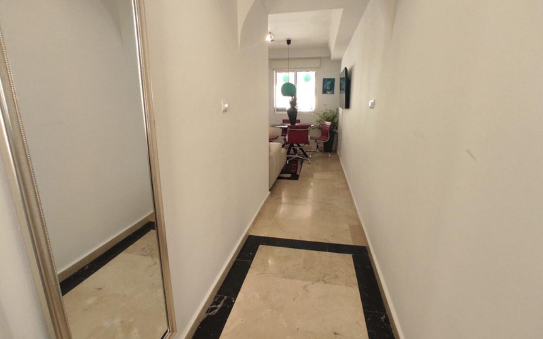 Апартамент у моря в Марбелье с террасой и видом на пляж