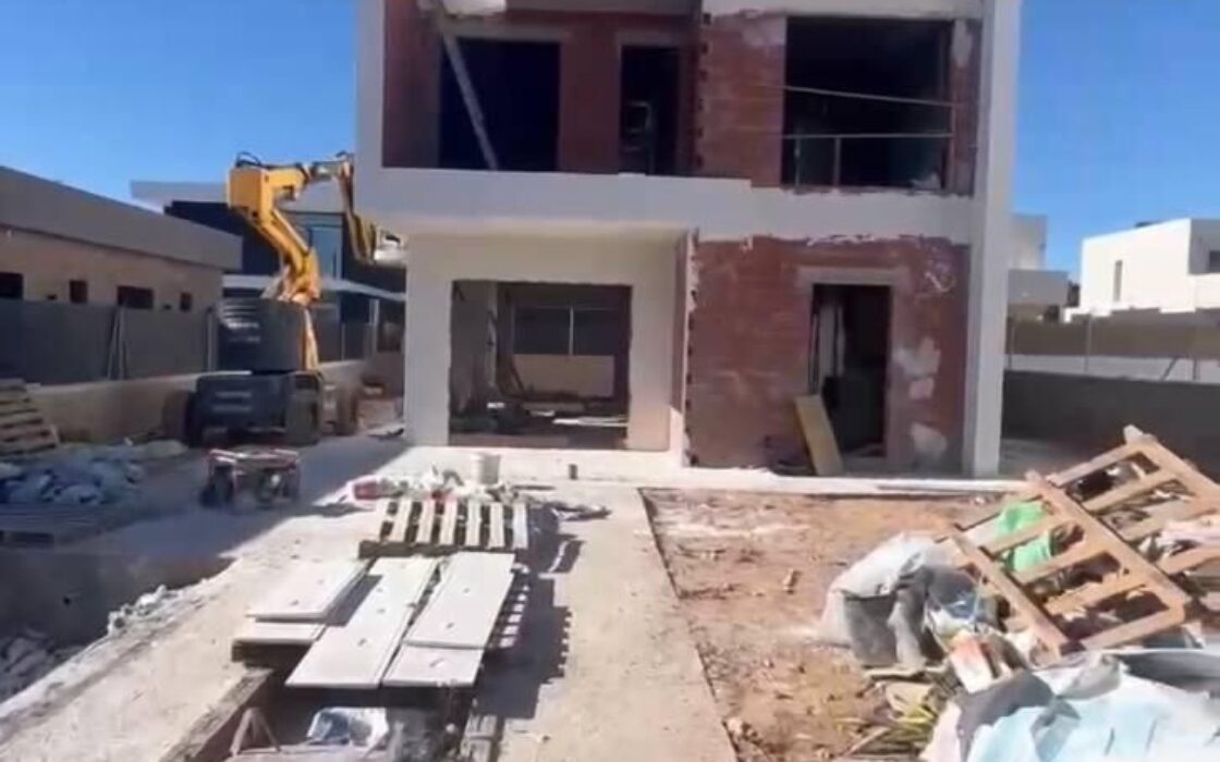 Прекрасный дом с бассейном в Валенсии 180 кв.м 4 комнаты