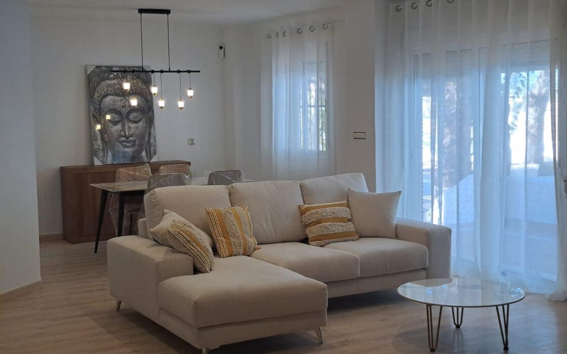 Вилла в Ориуэле 12000 кв.м с бассейном у моря