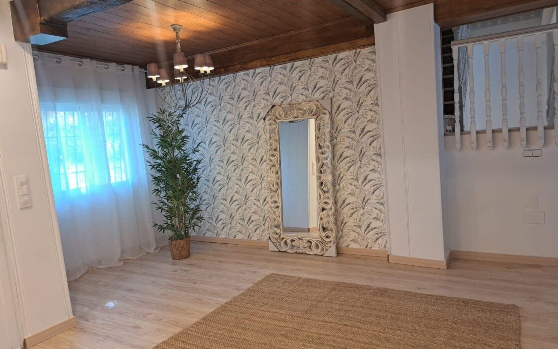 Вилла в Ориуэле 12000 кв.м с бассейном у моря