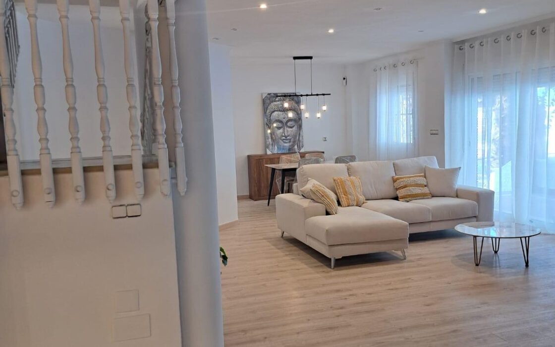 Вилла в Ориуэле 12000 кв.м с бассейном у моря