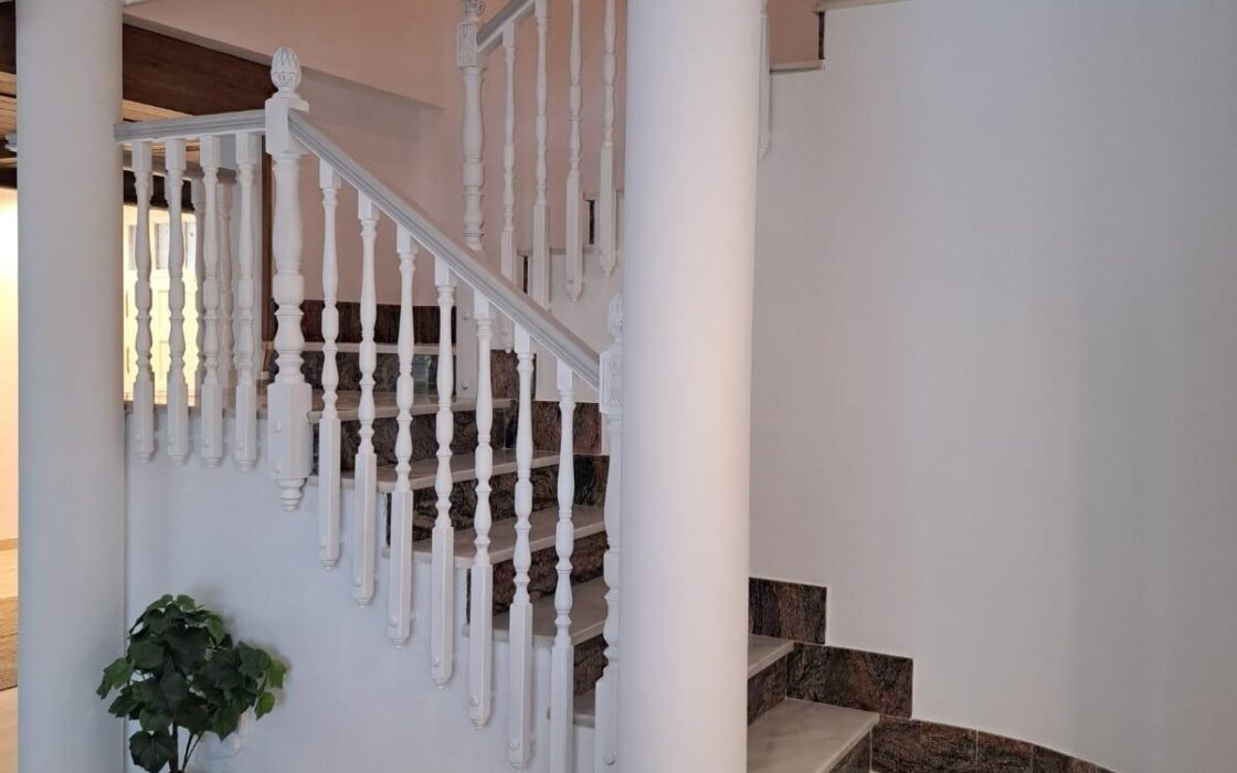 Вилла в Ориуэле 12000 кв.м с бассейном у моря