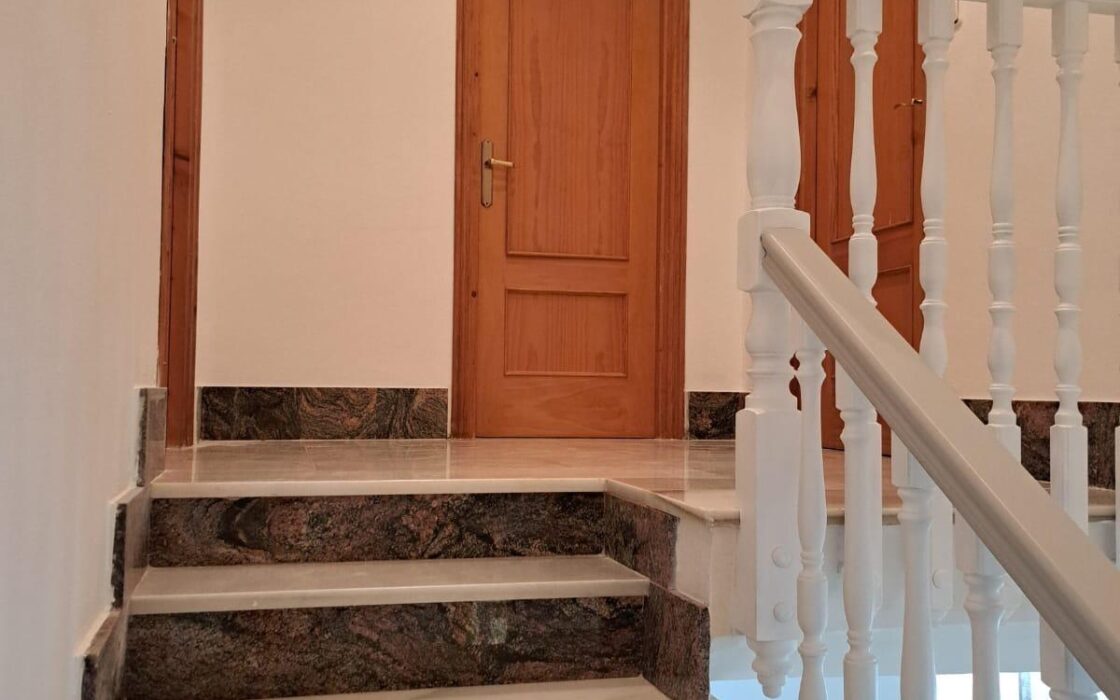 Вилла в Ориуэле 12000 кв.м с бассейном у моря