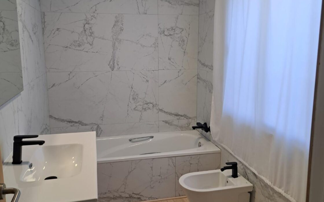 Вилла в Ориуэле 12000 кв.м с бассейном у моря