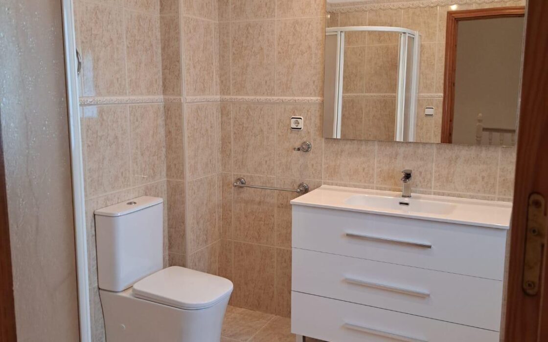 Вилла в Ориуэле 12000 кв.м с бассейном у моря