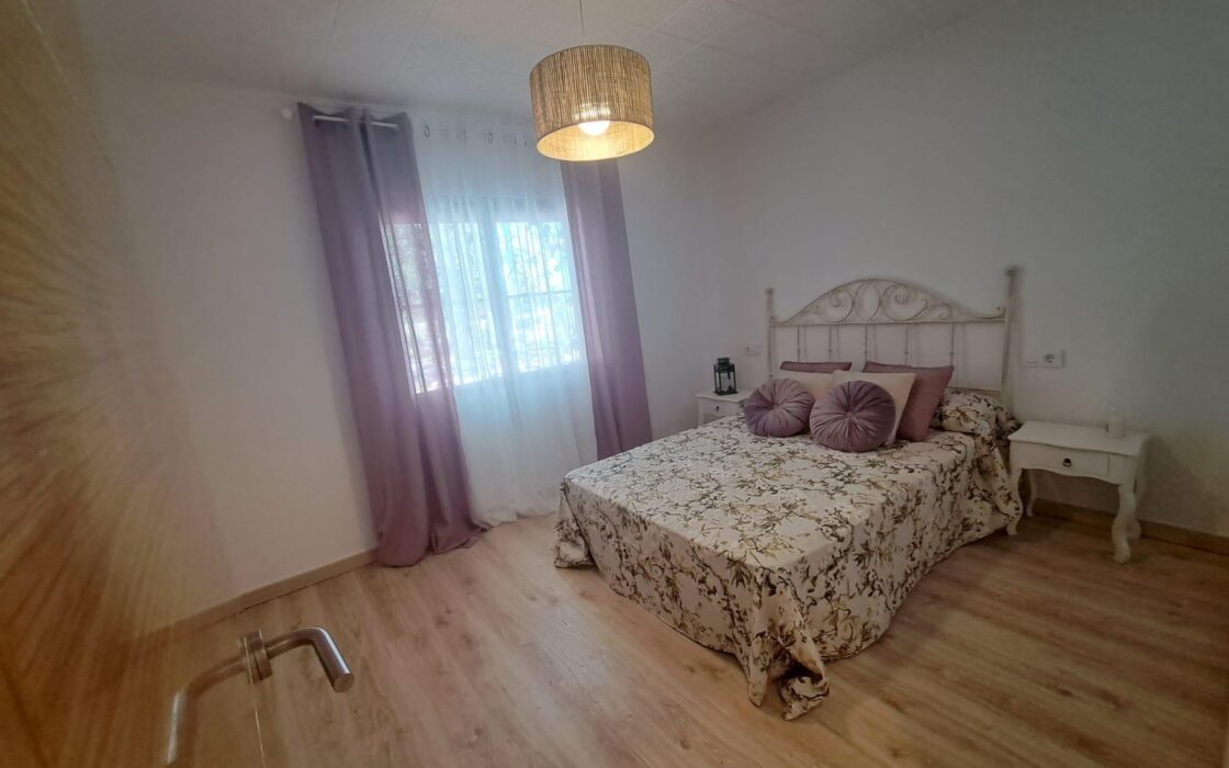 Вилла в Ориуэле 12000 кв.м с бассейном у моря