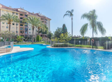 Квартира с террасой в престижном районе Марбельи, 3 спальни