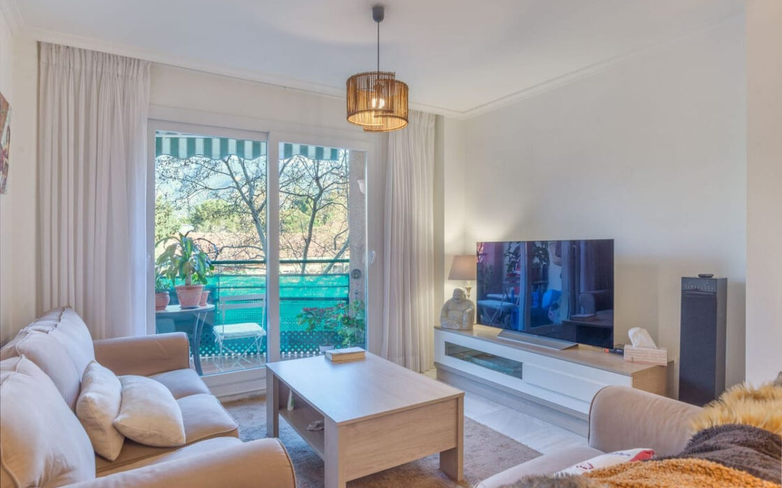 Квартира с террасой в престижном районе Марбельи, 3 спальни