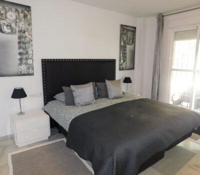 Квартира з терасою 105 кв.м поруч з Пуэрто-Банус