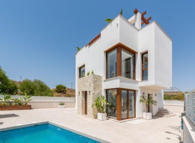 Вилла в Вера 122 кв.м у моря с террасой и видом на море