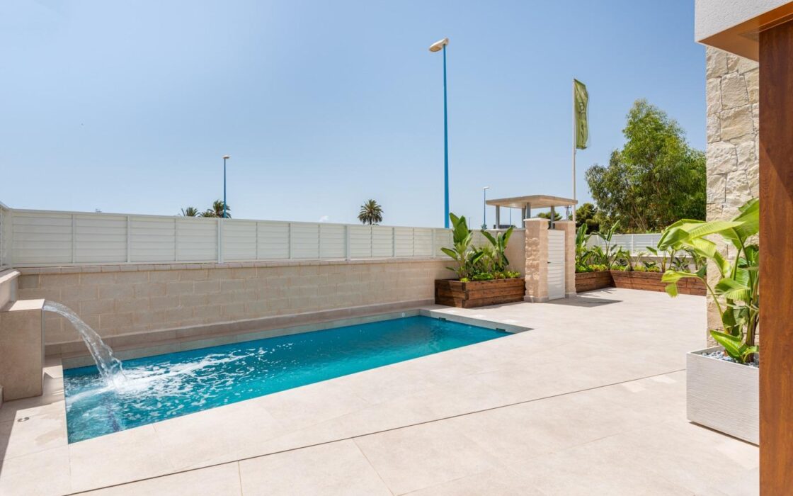 Вілла в Вера 122 кв.м біля моря з терасою та видом на море