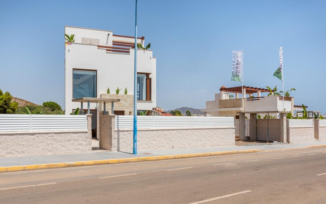 Вілла в Вера 122 кв.м біля моря з терасою та видом на море