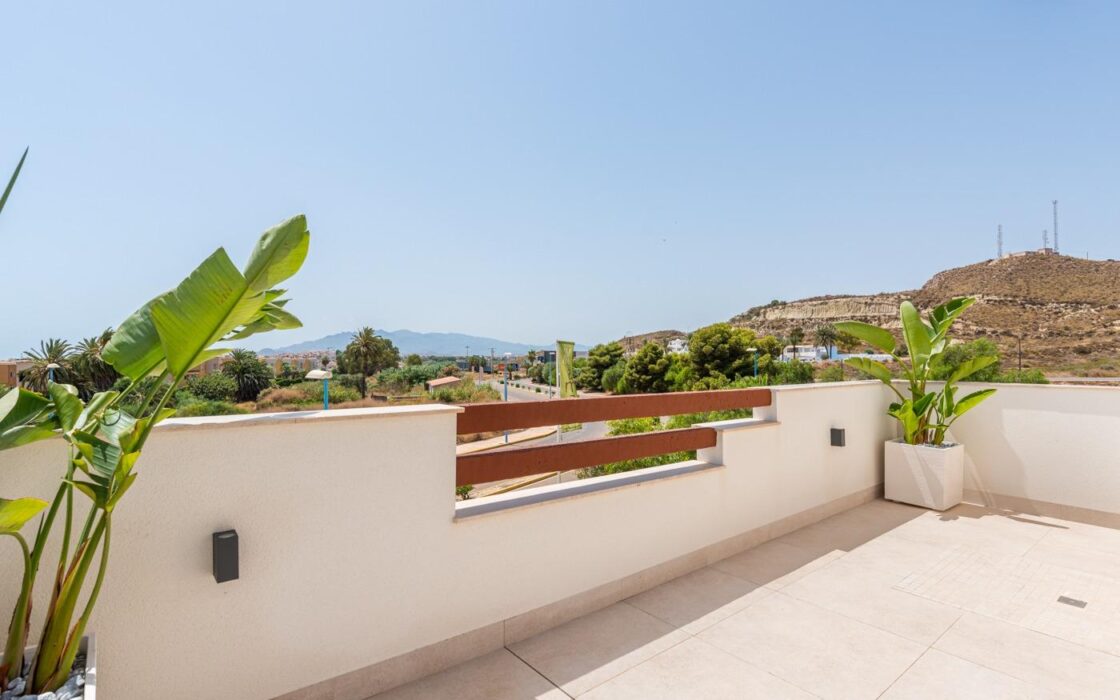 Вілла в Вера 122 кв.м біля моря з терасою та видом на море