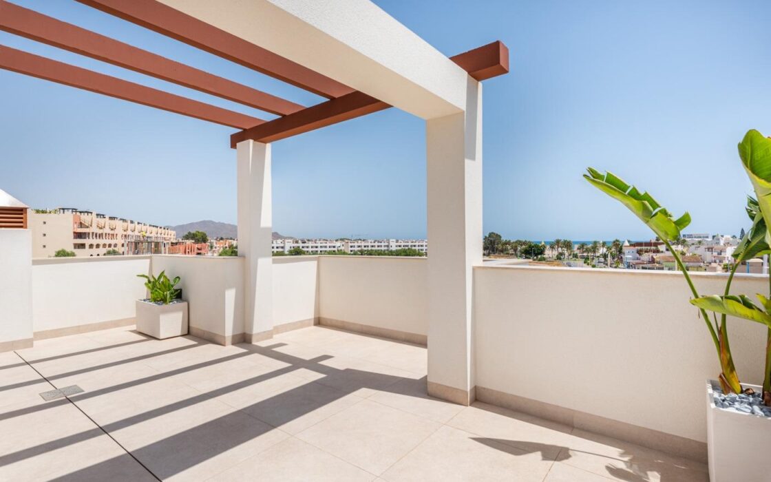 Вілла в Вера 122 кв.м біля моря з терасою та видом на море