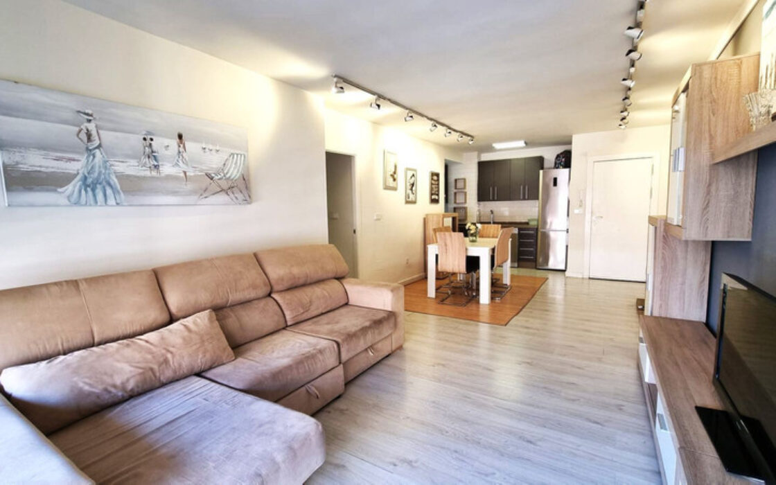 Отремонтированная Квартира 90 кв.м с Террасой в Марбелье