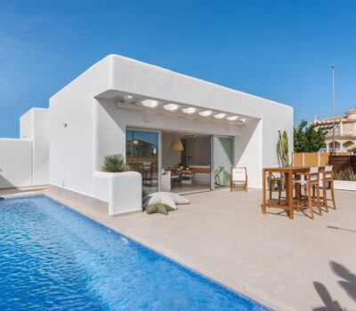 Вілла в Dolores 183 кв.м з басейном та терасою біля моря