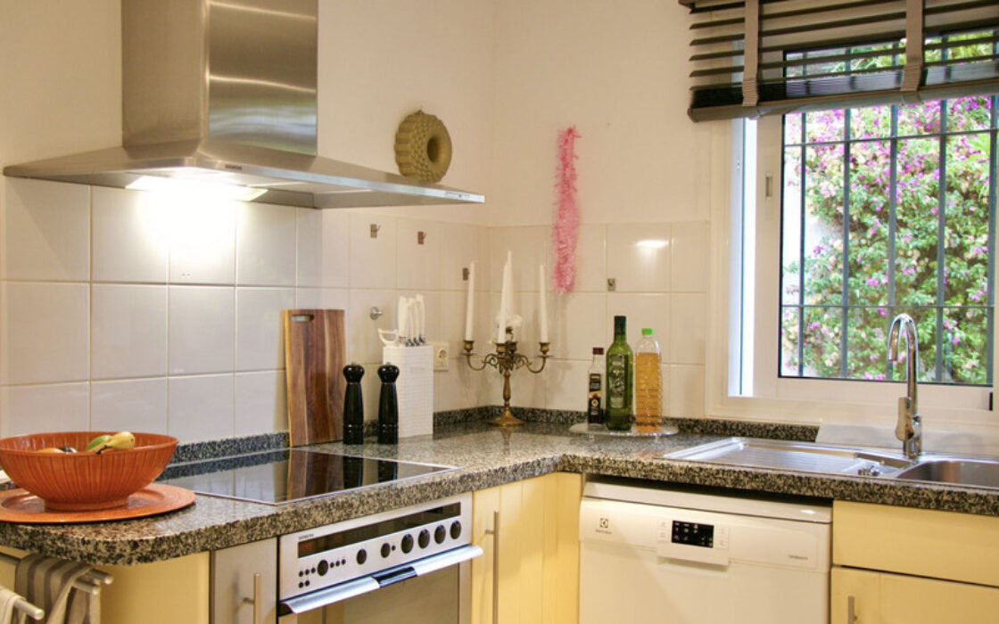 Квартира з терасою в Aloha, Марбелья, 117 кв.м, 2 спальні