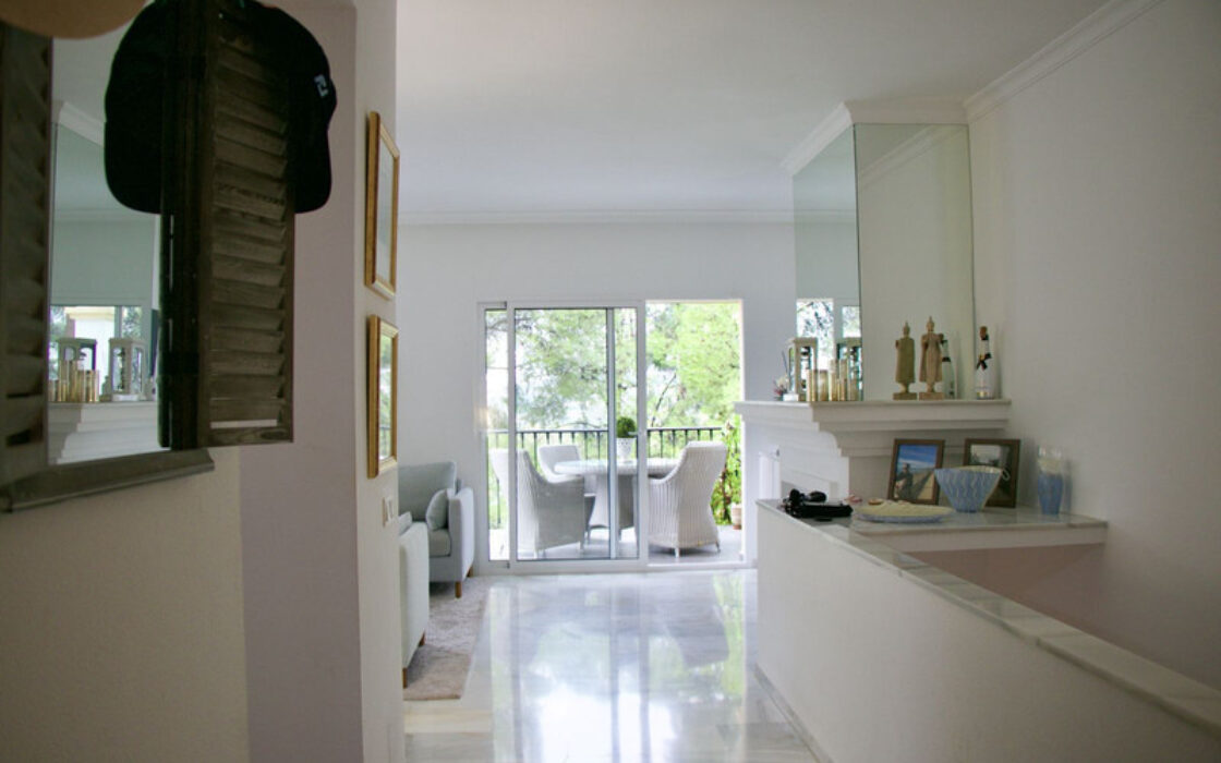 Квартира з терасою в Aloha, Марбелья, 117 кв.м, 2 спальні