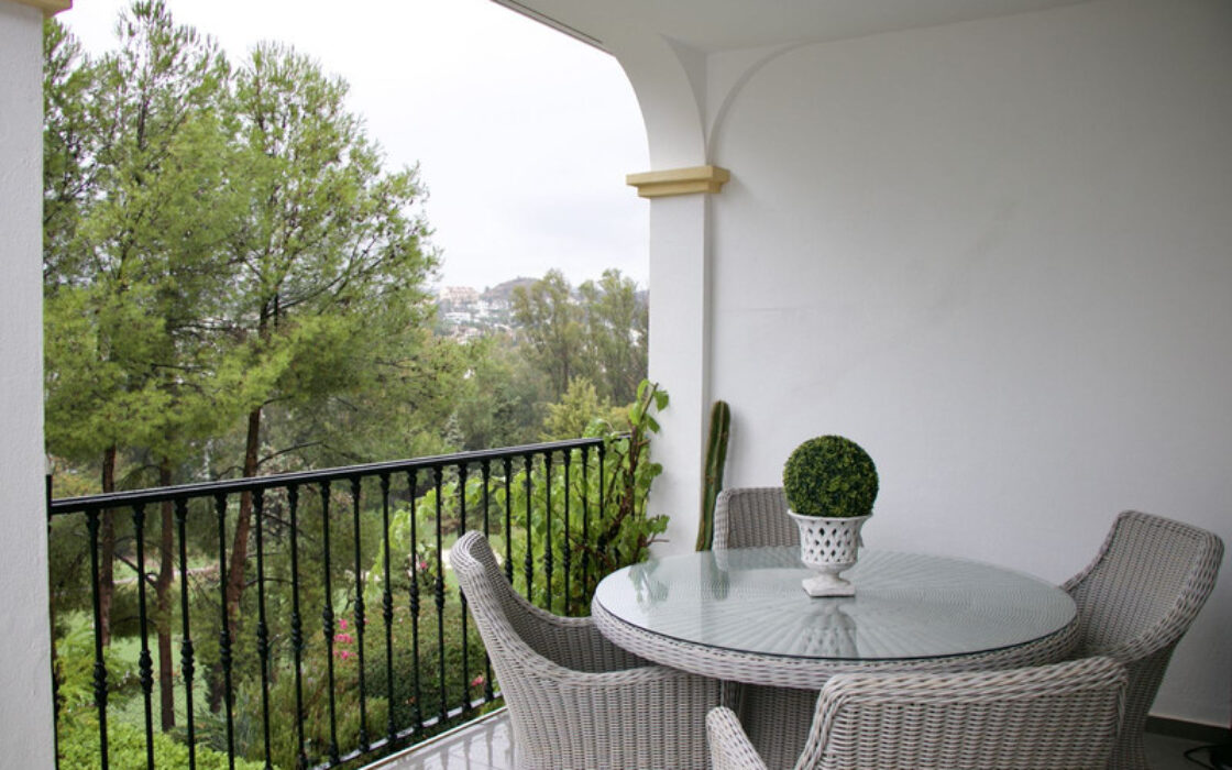 Квартира з терасою в Aloha, Марбелья, 117 кв.м, 2 спальні