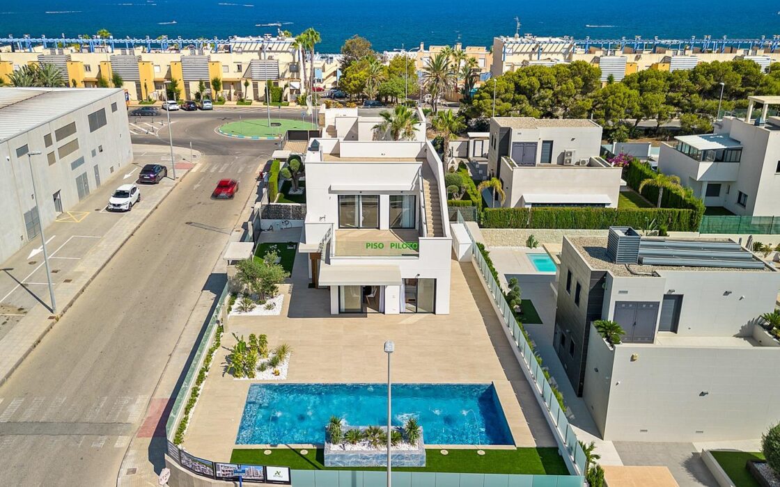 Вилла в Ориуэла Коста 242 кв.м с видом на море и бассейном