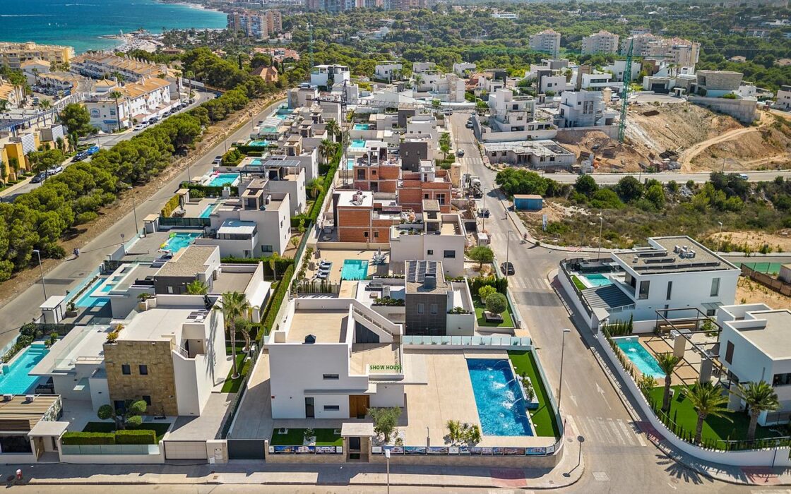 Вилла в Ориуэла Коста 242 кв.м с видом на море и бассейном