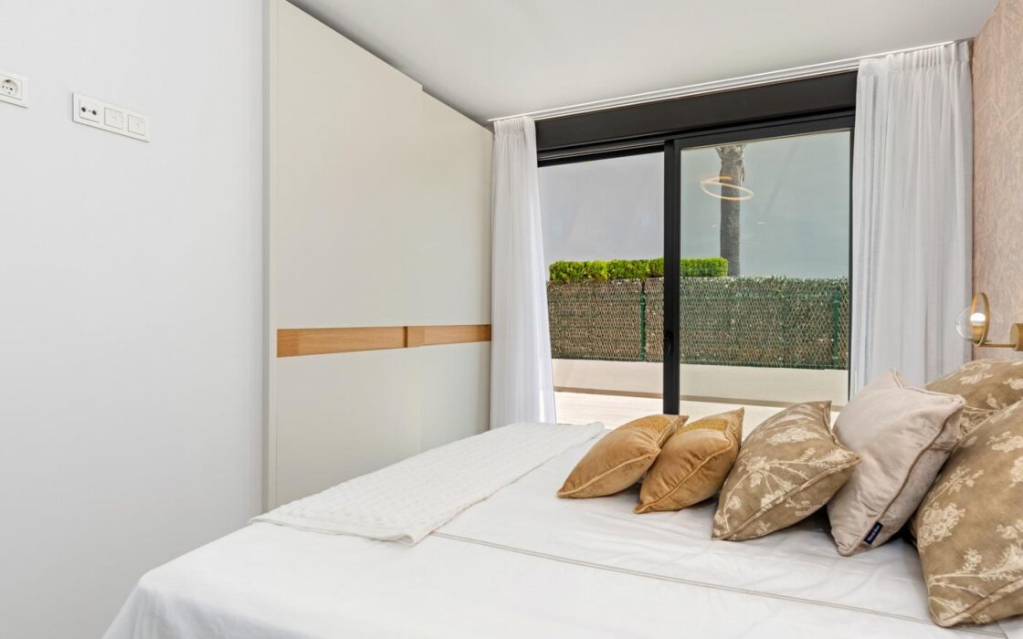 Вилла в Ориуэла Коста 242 кв.м с видом на море и бассейном