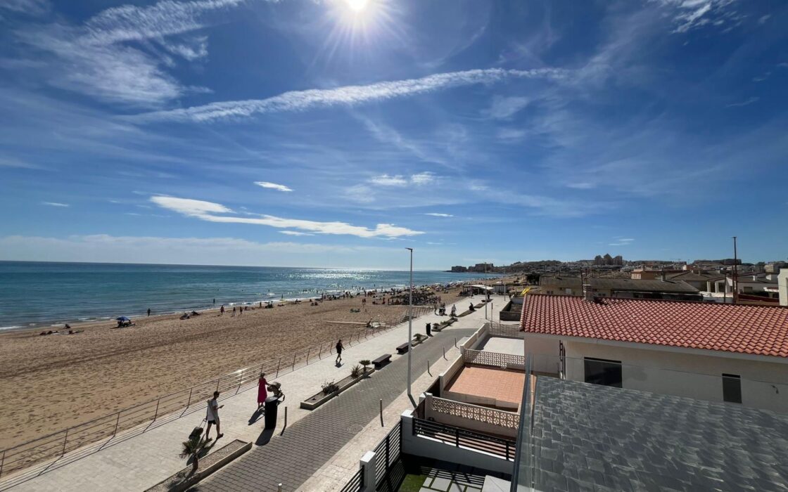 Вілла біля моря в Ла Мата, 6 кімнат, сучасний дизайн