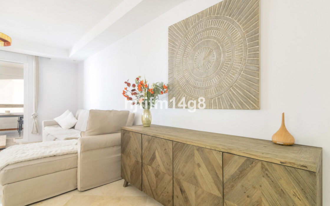 Квартира 2+1 в Новой Андалусии с террасой и бассейном