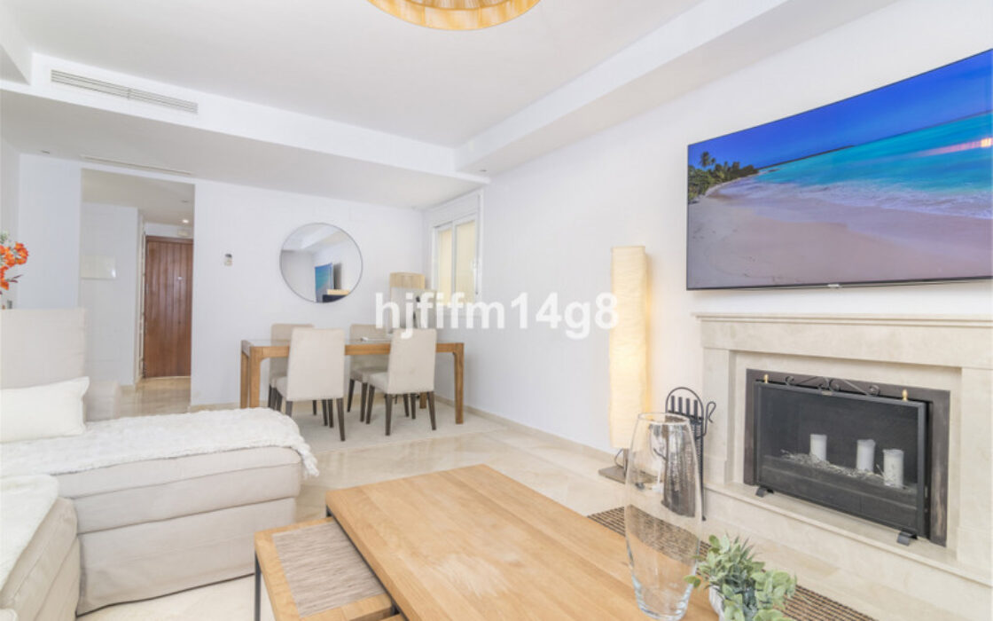 Квартира 2+1 в Новой Андалусии с террасой и бассейном