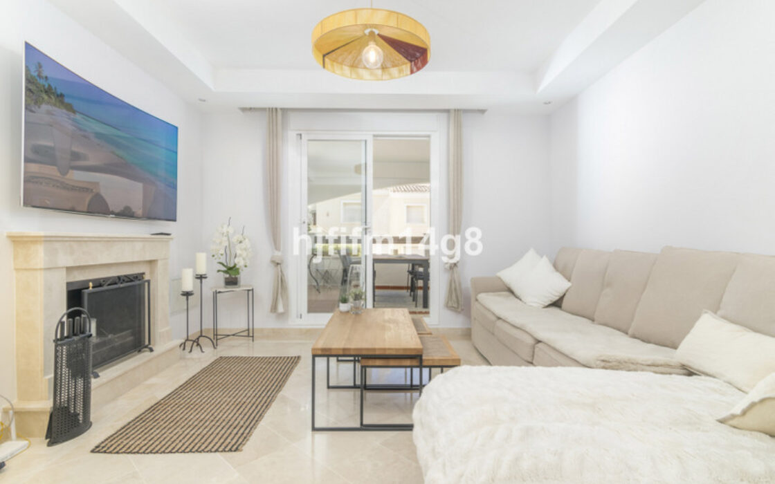 Квартира 2+1 в Новой Андалусии с террасой и бассейном