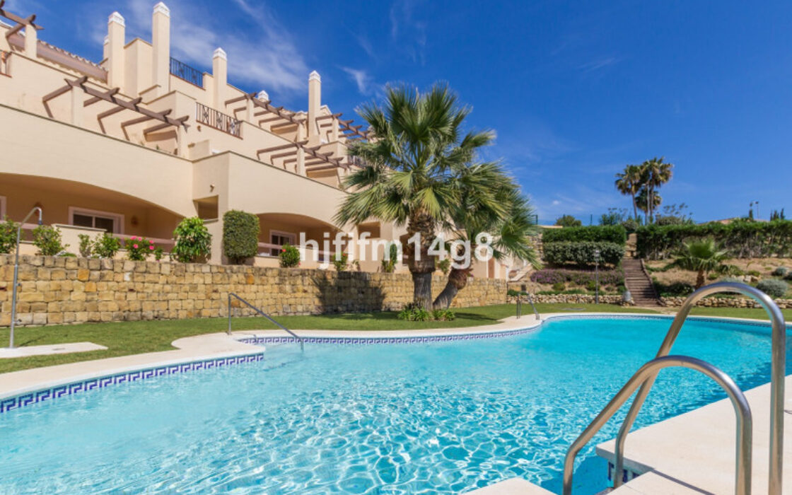 Квартира 2+1 в Новой Андалусии с террасой и бассейном