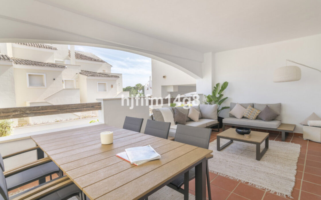 Квартира 2+1 в Новой Андалусии с террасой и бассейном