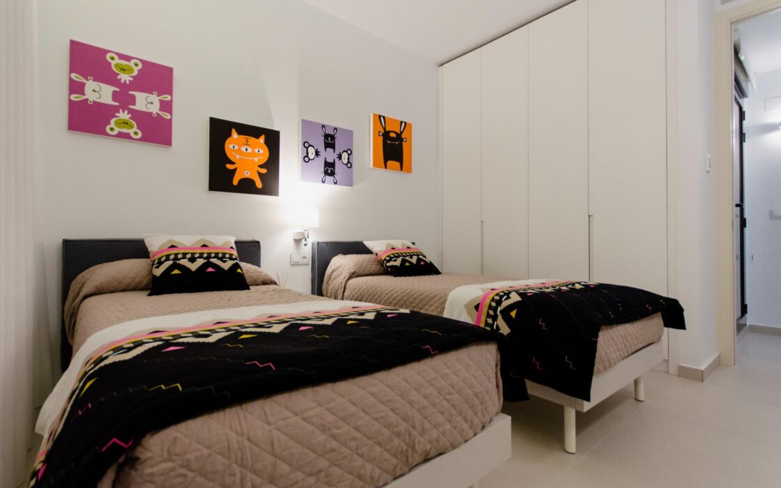 Вілла на Оріхуэла-Коста 322 кв.м з басейном біля моря