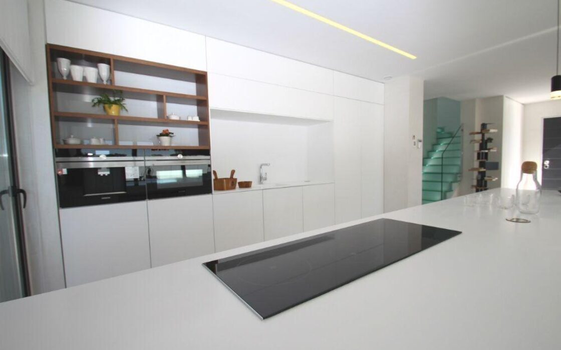 Вілла на Оріхуэла-Коста 322 кв.м з басейном біля моря