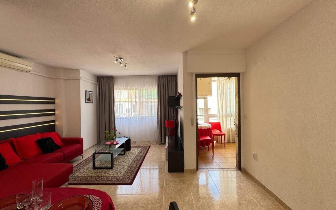 Квартира 103 кв.м у моря з 3 спальнями та терасою