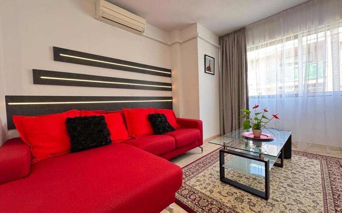 Квартира 103 кв.м у моря з 3 спальнями та терасою