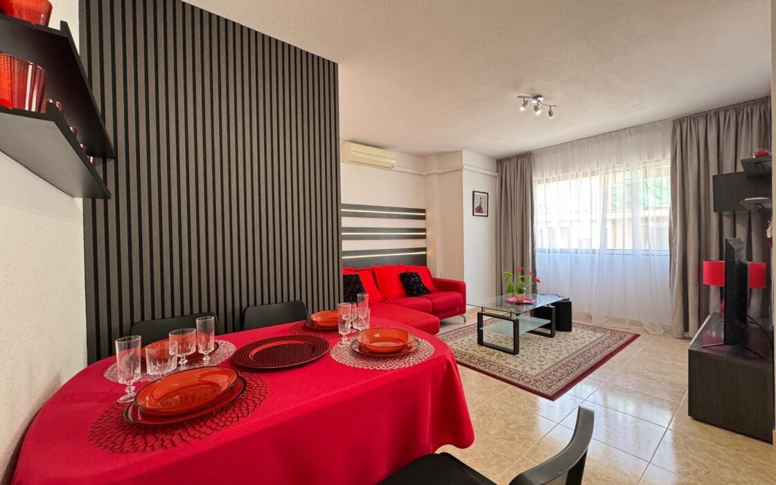 Квартира 103 кв.м у моря з 3 спальнями та терасою